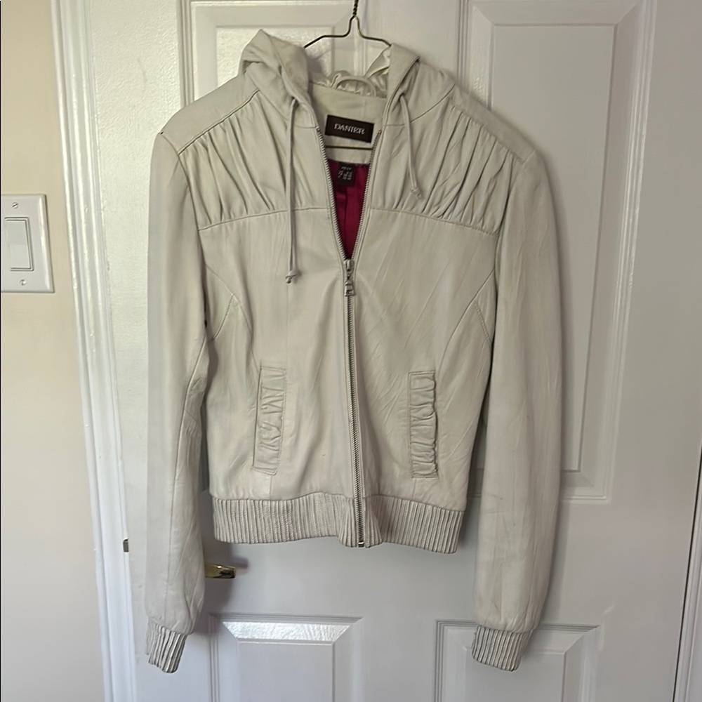 Danier Cream Leather Jacket Fitted Stand-Up Collar